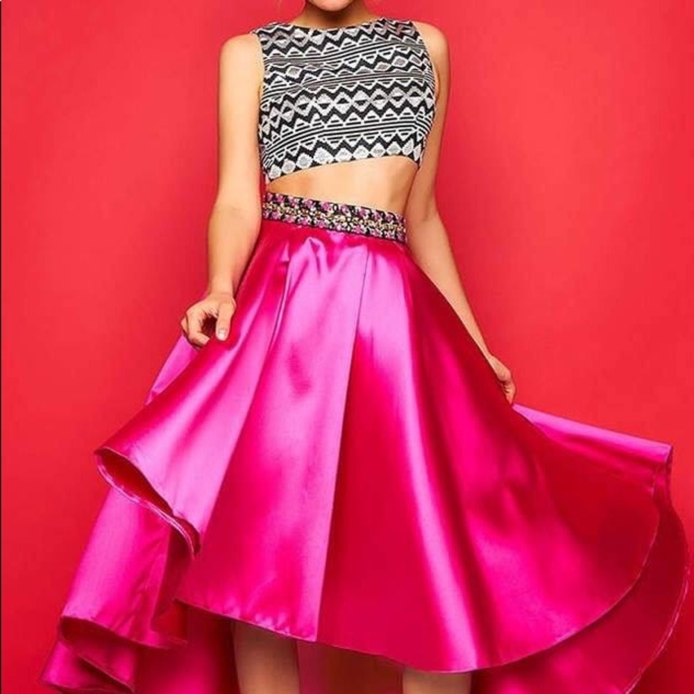 BNWT MAC Duggal two piece